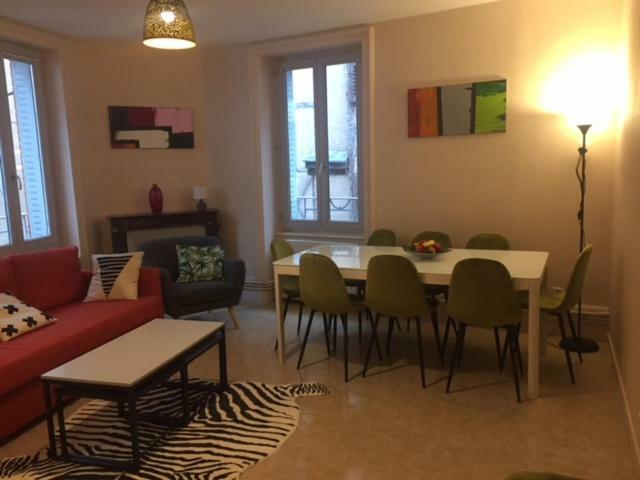 Ferienwohnung Cap Coutellerie - Sejours Pros Ou Familles En Hypercentre De Thiers Exterior foto